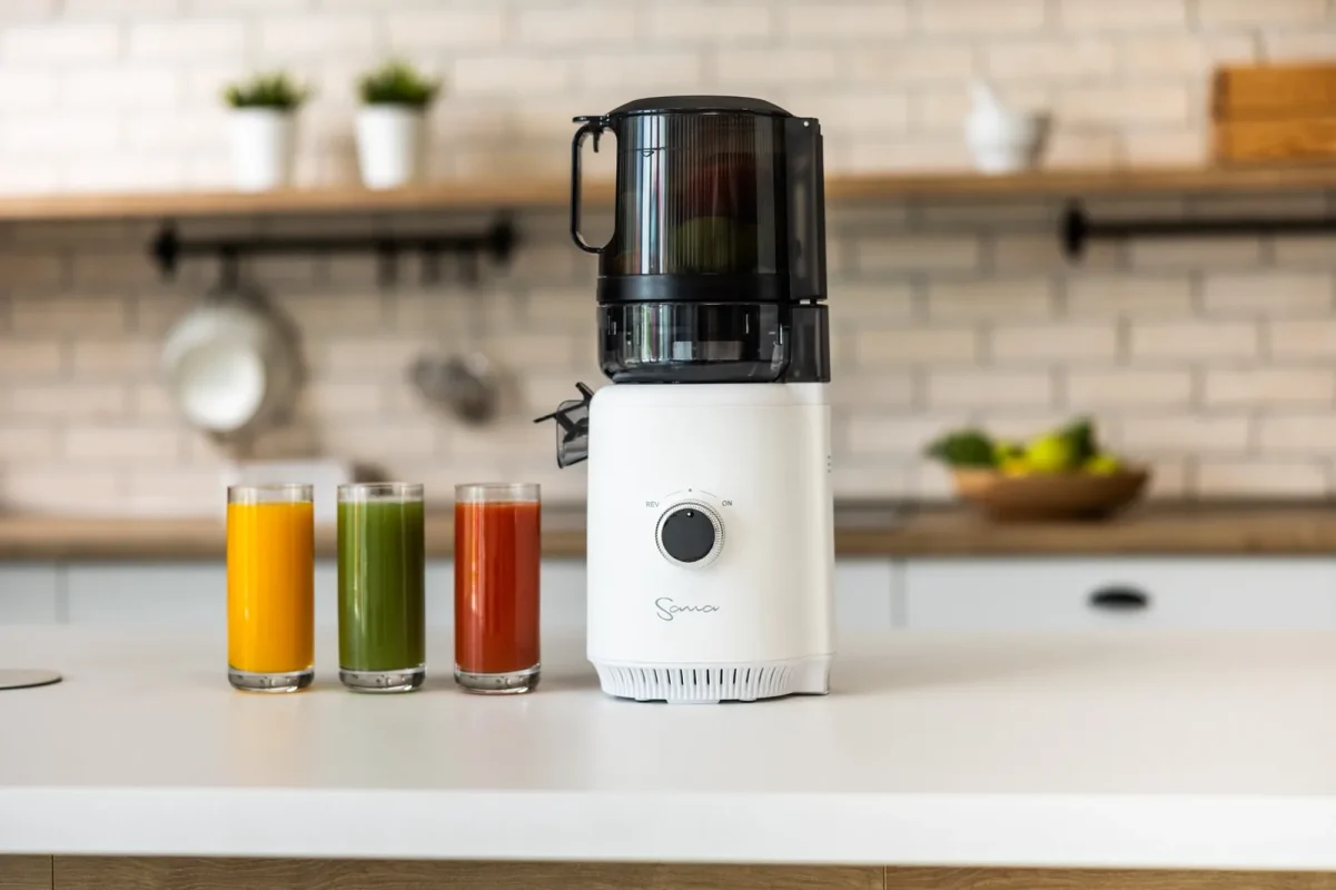 Sana 818 hands free juicer